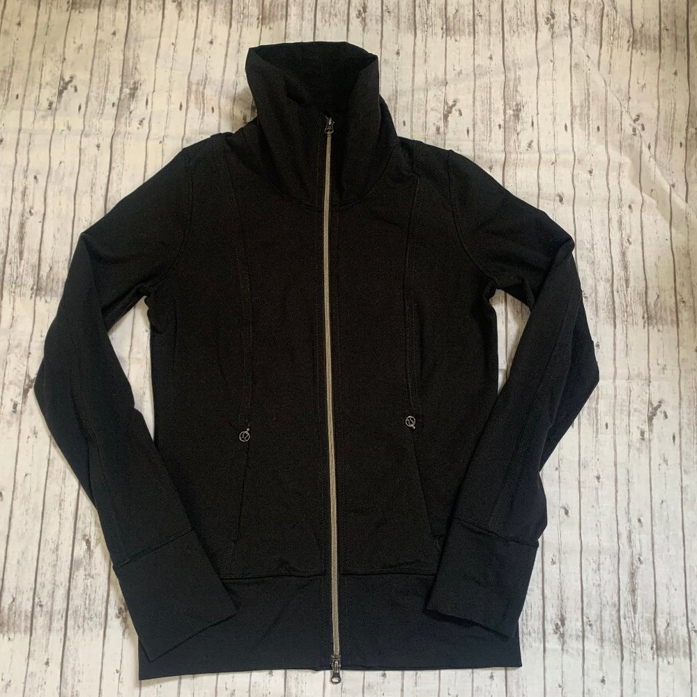 Lululemon Womens Daily Yoga Jacket Size 6 Black